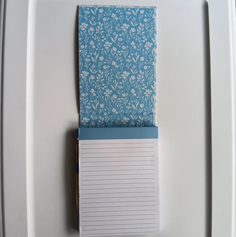 New Eccolo Gooseberry Moon Notepad with Pen Flowers Lined Blue White Gold